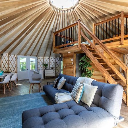 Yourtes Glamping Du Poisson Blanc Notre-Dame-du-Laus Bagian luar foto