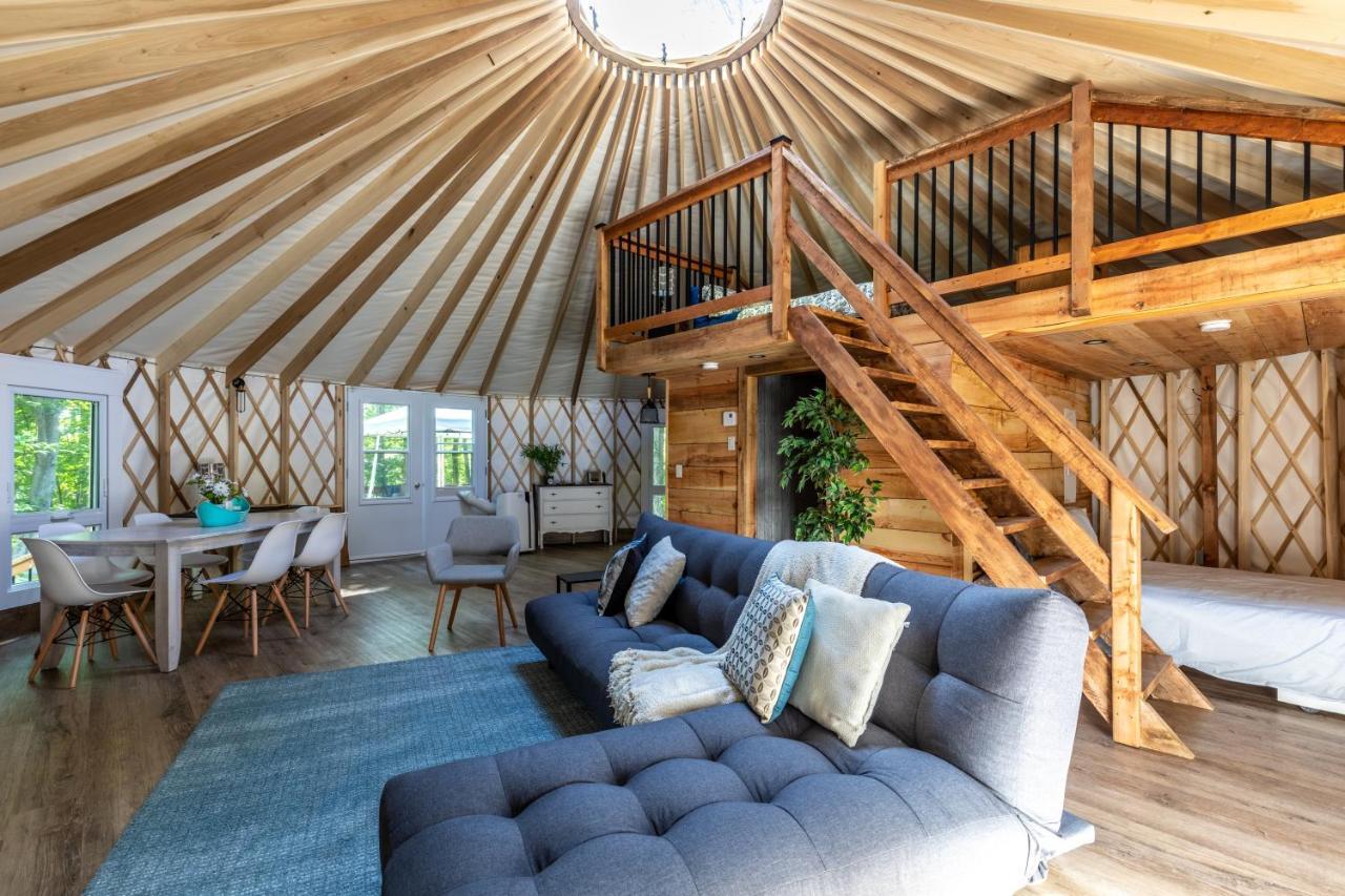 Yourtes Glamping Du Poisson Blanc Notre-Dame-du-Laus Bagian luar foto