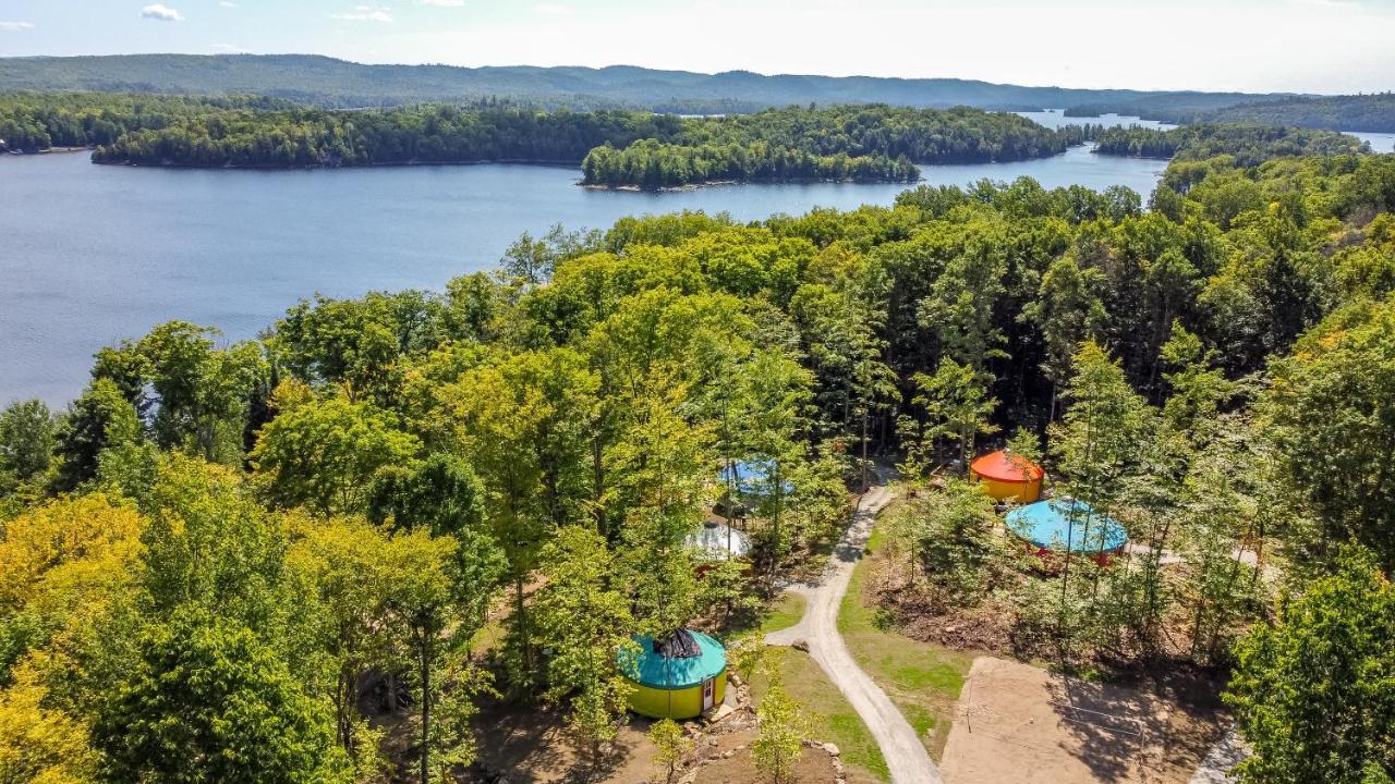 Yourtes Glamping Du Poisson Blanc Notre-Dame-du-Laus Bagian luar foto
