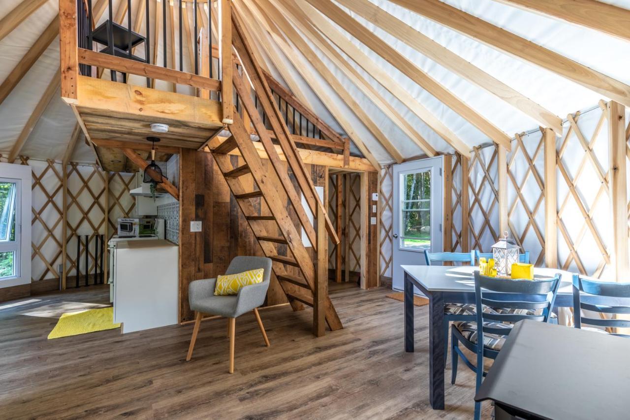 Yourtes Glamping Du Poisson Blanc Notre-Dame-du-Laus Bagian luar foto