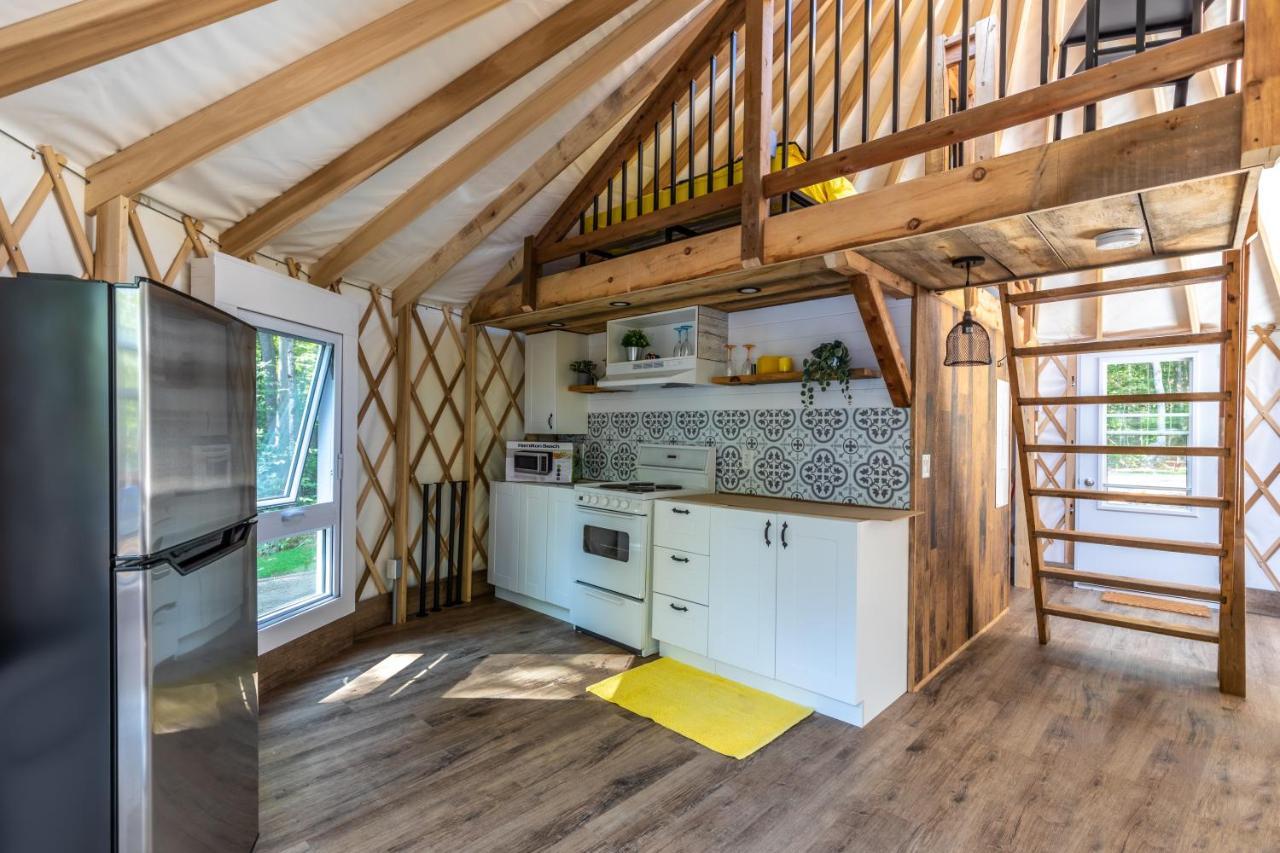 Yourtes Glamping Du Poisson Blanc Notre-Dame-du-Laus Bagian luar foto
