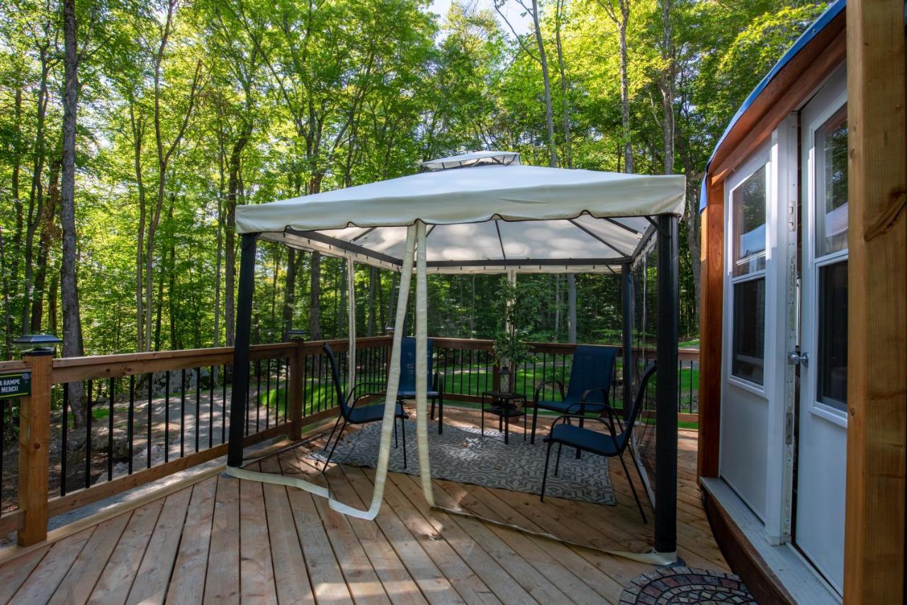 Yourtes Glamping Du Poisson Blanc Notre-Dame-du-Laus Bagian luar foto